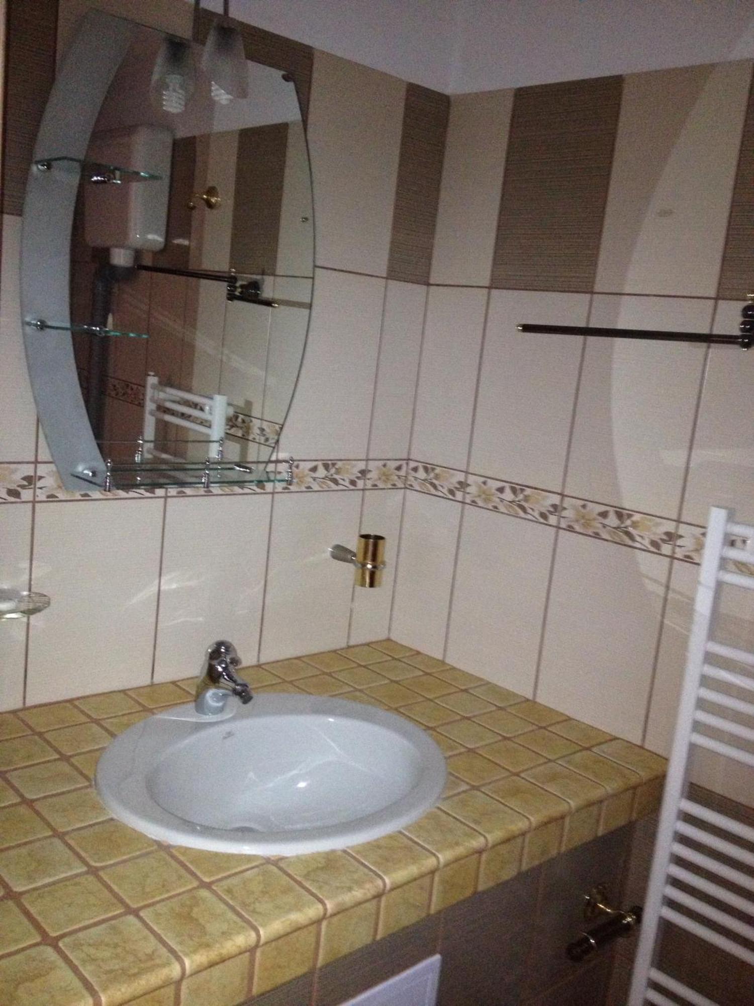 Pensiunea La Nise Sîmbăta de Sus Rum bild