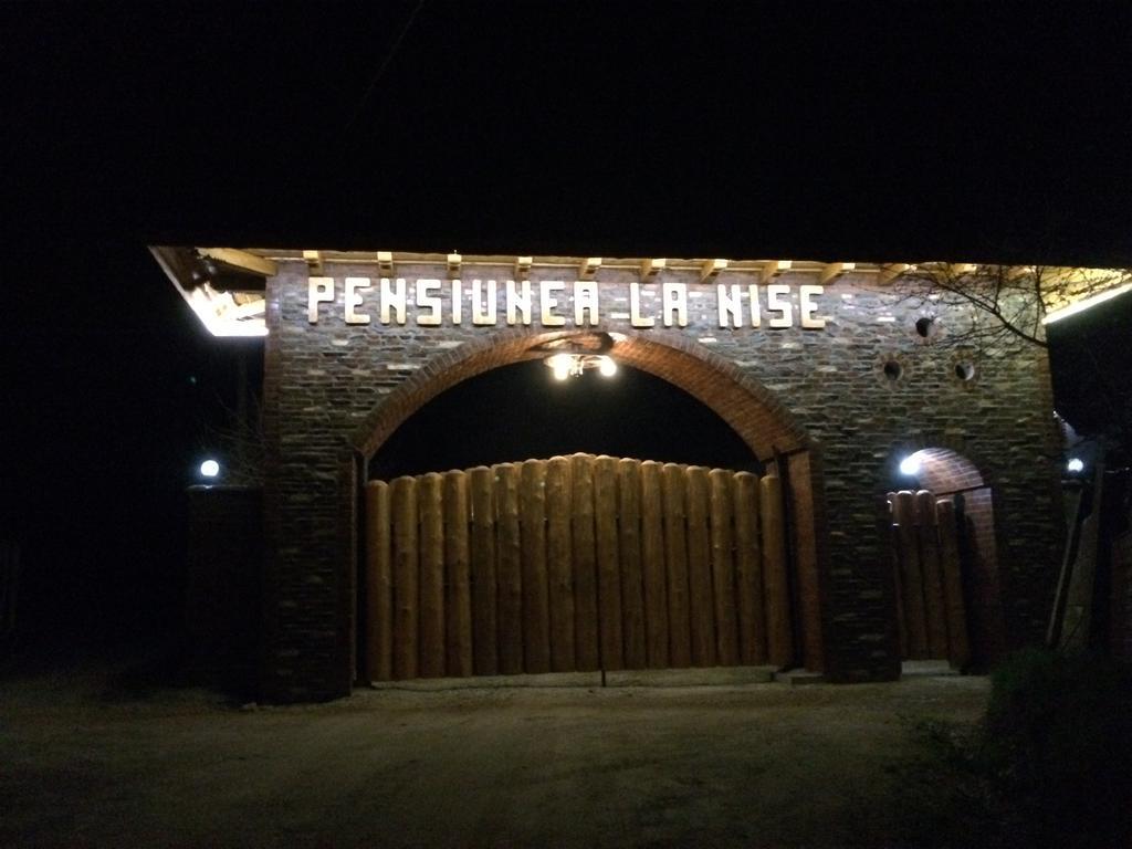 Pensiunea La Nise Sîmbăta de Sus Exteriör bild